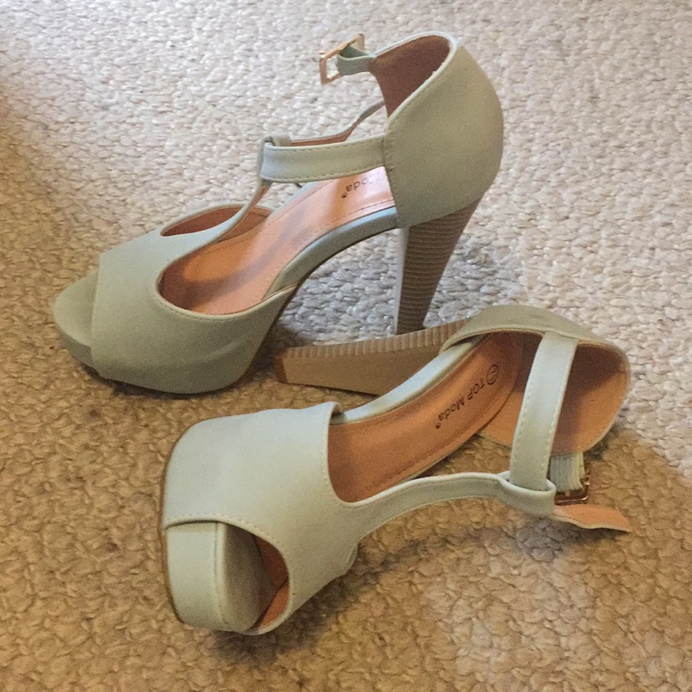 LIGHT BLUE HEELS W PEEPTOE